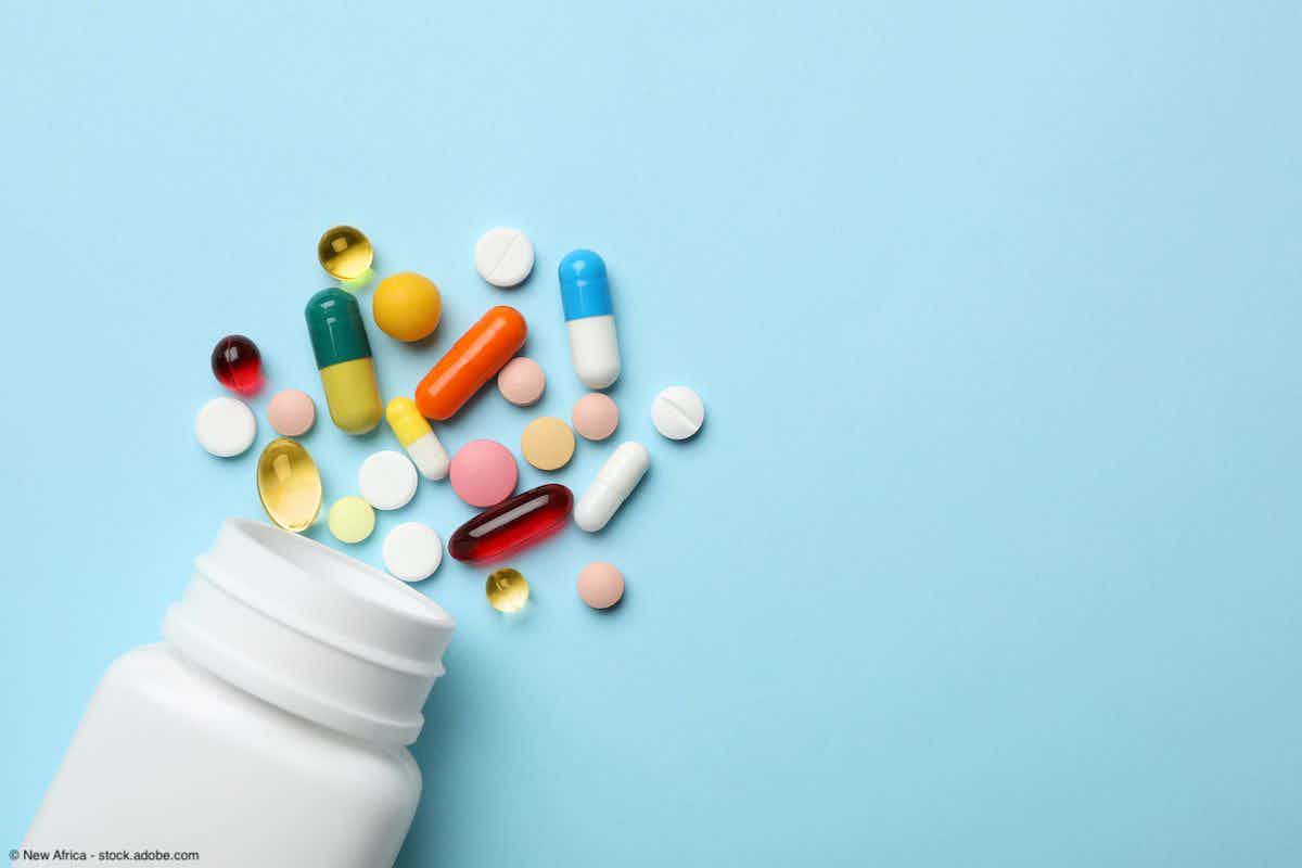 Bottle and scattered pills | Image Credit: © New Africa - stock.adobe.com